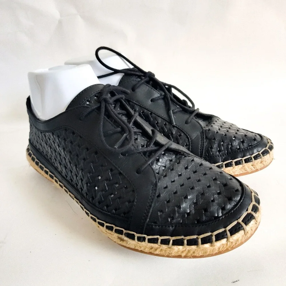 Vince Camuto Espadrilles Flats 7.5 Black Perforated Leather Laser‎ Cut Lace Up